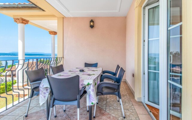 Nice Home in Dramalj With Wifi and 7 Bedrooms