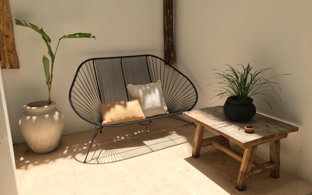 Standard Rooms by GuruHotel