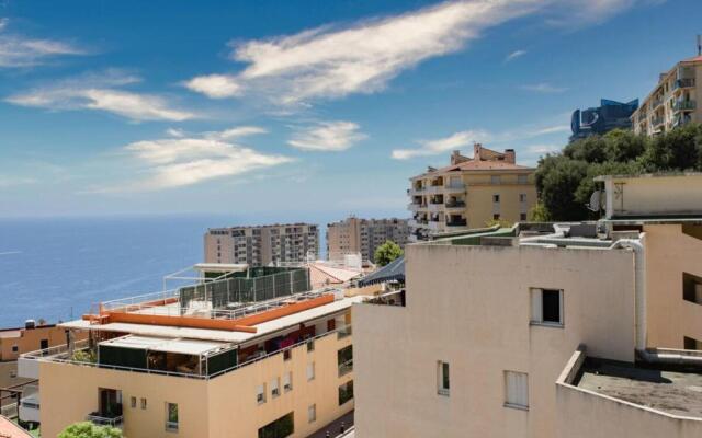 Air-Conditioned Furnished Studio in A Luxury Residence