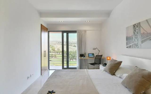 Villa With Private Pool in the Golf Resort