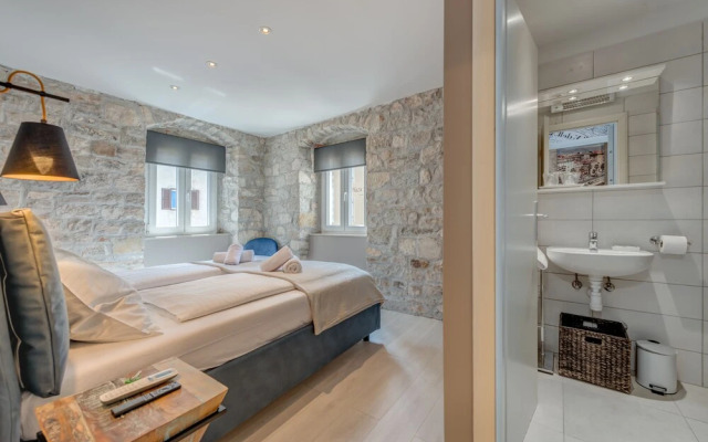 Split Palace Luxury Retreat