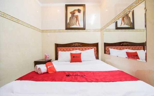 RedDoorz near Tan Son Nhat Airport