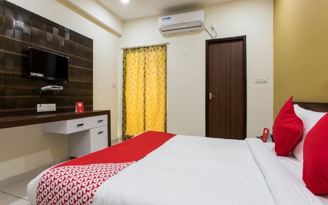 Collection O 12353 Jineshwari Hotel