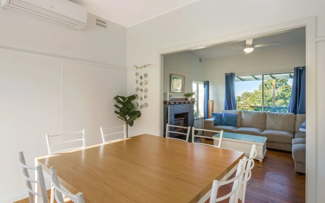 Bungo Beach House Pet Friendly House – Guest Rooms – Eden