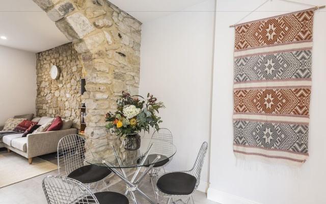 19th Century Sydney 2 Storey Cottage – Guest Rooms – Sydney