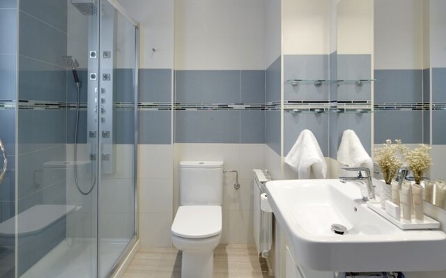 Basque Terrace by FeelFree Rentals