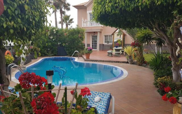 Apartamentos Los Delfines