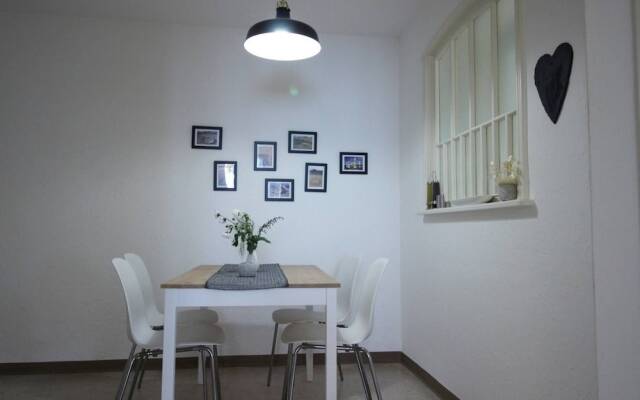 Casa Schilling- 2,5 Rooms With Balcony Near Hospital, University