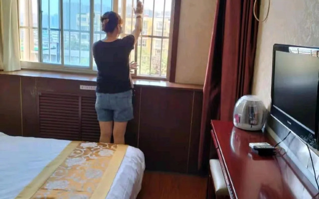 XinYuHaoHotel（formerlyOrientalPearlHotel）