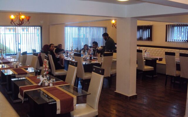 Hotel Pine Spring Gulmarg
