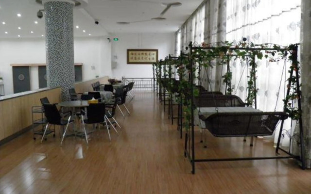 Dipai Business Hotel