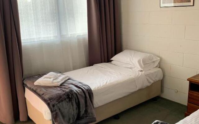 Robertson Country Motel