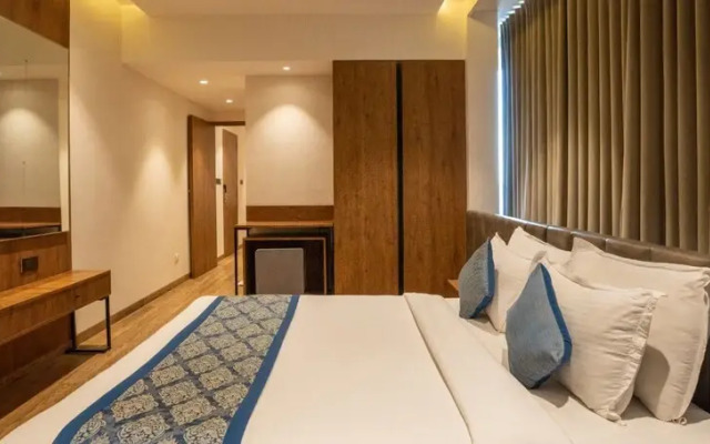 Pinnacle Grand Hotel & Banquets