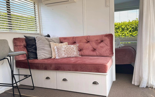 Tiny House Oasis Cambidge-Pool-Hamilton Airport 10mins