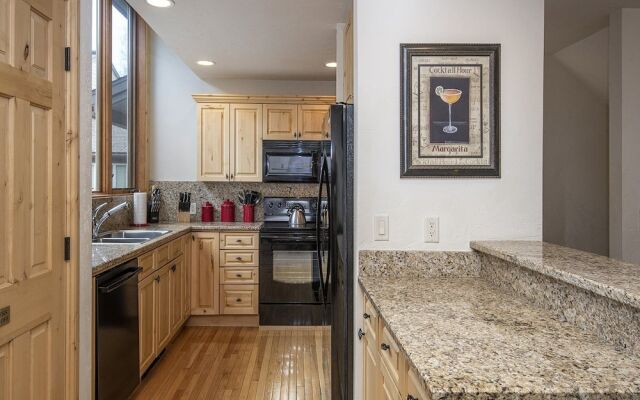 Coldstream Townhome 19