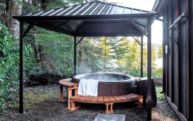 The Great Escape Secluded with Hot Tub