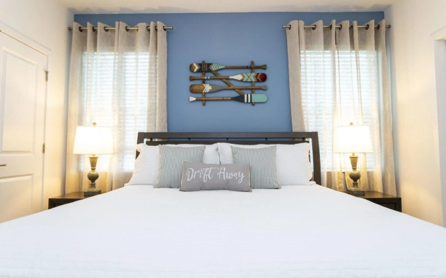 Amazing Large Home Near Parks