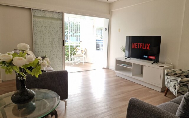 2 Bed parking gated modern