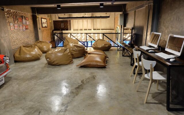 Sleepover Hostel Bangkok