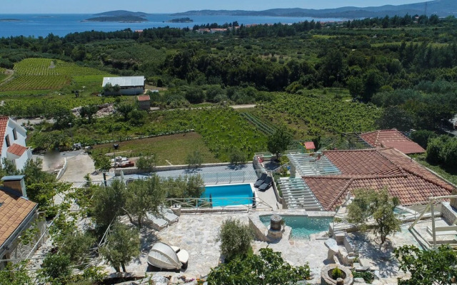 The Hidden Treasure Village - 3 Villas