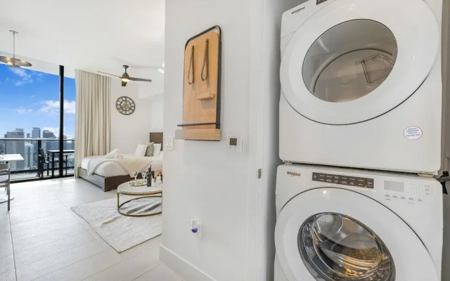 Studio with City Views in Downtown Miami
