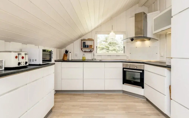 6 Person Holiday Home in Jerup