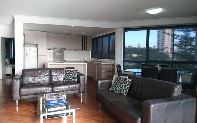 Surfers Hawaiian Apartments