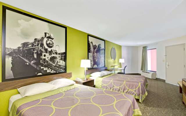 Super 8 by Wyndham Gainesville