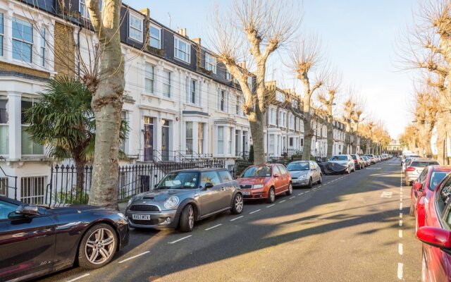 Modern Fulham home with Garden