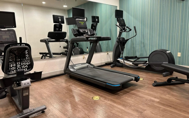 Holiday Inn Express Hotel & Suites Ennis by IHG