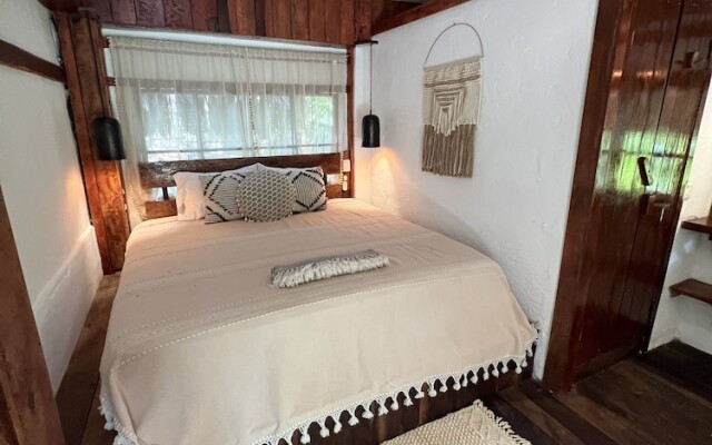 Villa Santuario Lake Front Oasis