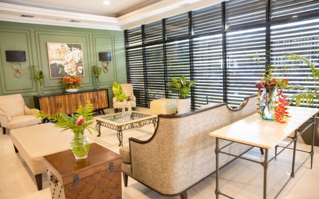The Courtleigh Hotel and Suites
