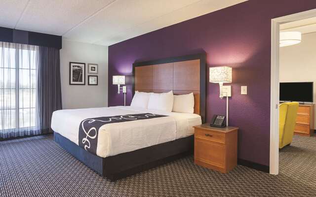 La Quinta Inn & Suites by Wyndham Miami Airport East