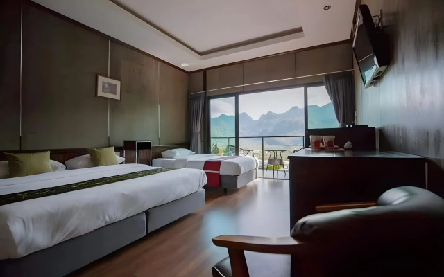 Blue Mountain Phangnga Resort