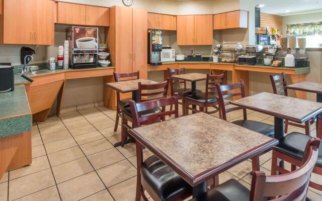 Microtel Inn & Suites By Wyndham Uncasville