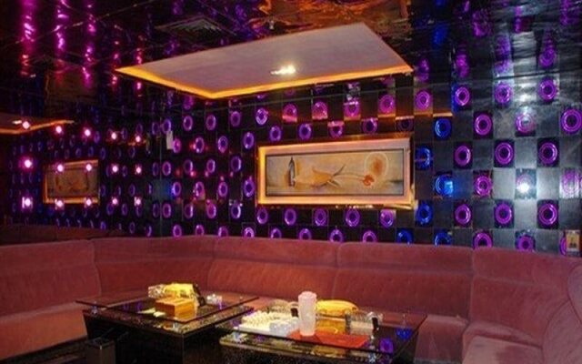Out Sky Hotel