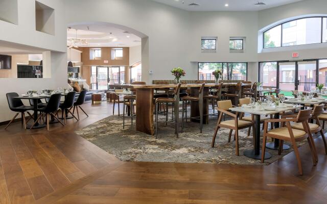 DoubleTree Suites by Hilton Hotel Sacramento - Rancho Cordova