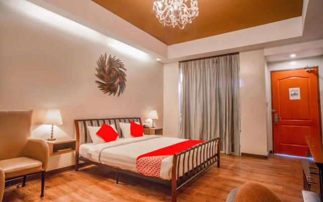 OYO 579 Anisabel Suites