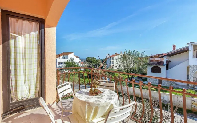 Apartment in Private House With Shared Pool