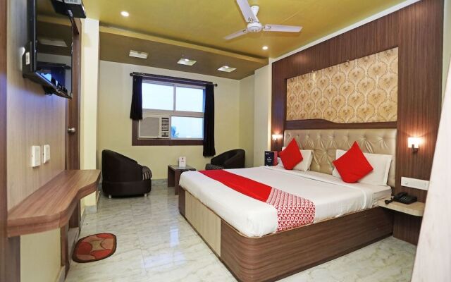 OYO 16173 Hotel Dk