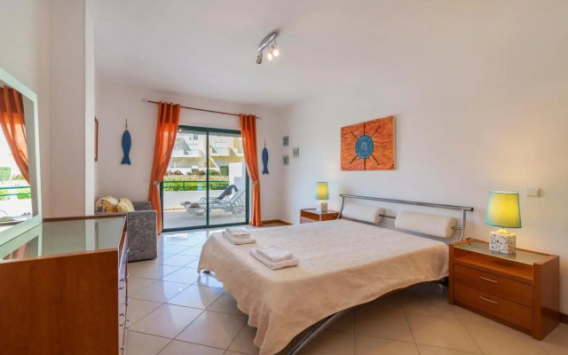 Condominio Jardins Santa Eulalia by Garvetur