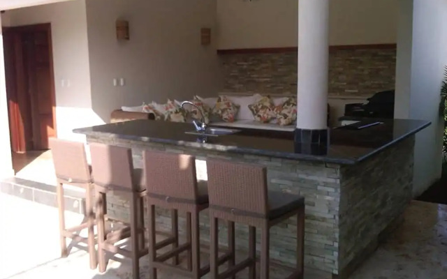 Vacation Villa Gated Only Minutes From Downtown