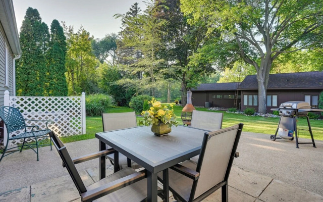 Pet-friendly Michigan Escape w/ Patio & Gas Grill!