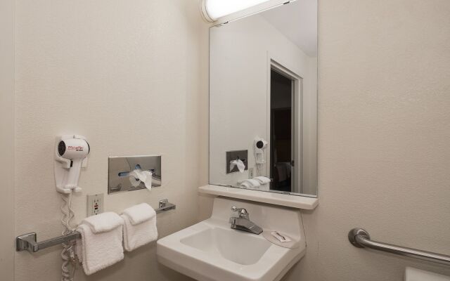 Red Roof Inn Cedar Rapids