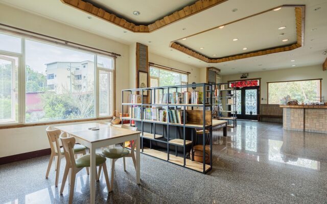 Bishui Shanju Lakeside B&B