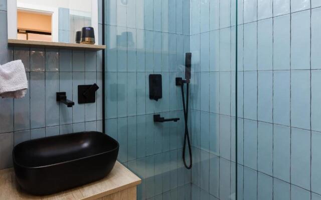 Lovely flat, UltraCentral, with Free Parking VIC8