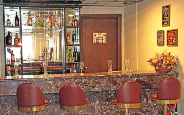 Orontes Hotel