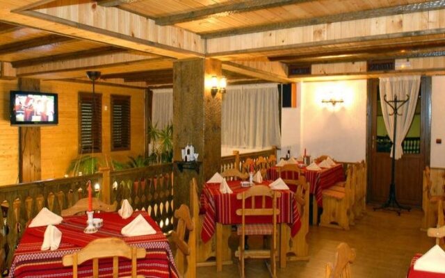 Family Hotel Adjev Han