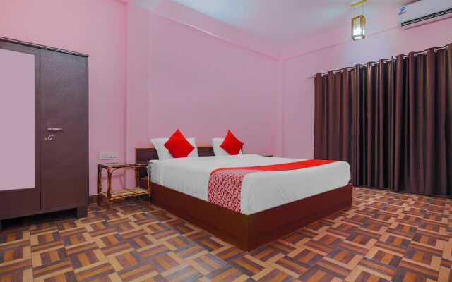 OYO 15449 Hotel Padma