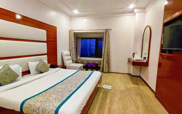 Royal Jardin Whistling Pines Resort